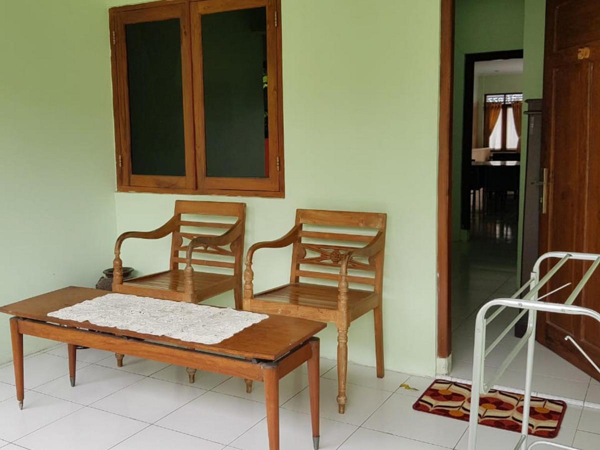 Готель Embe Pitoe Syariah Gejayan Mitra Reddoorz Pakualaman Екстер'єр фото